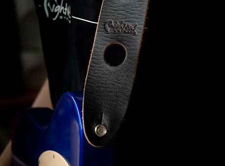 Ende des RightOn! Legend E.V. Gitarrengurts mit 1‑inch‑Löchern im Stil von Eddie Vedder und Pete Townshend