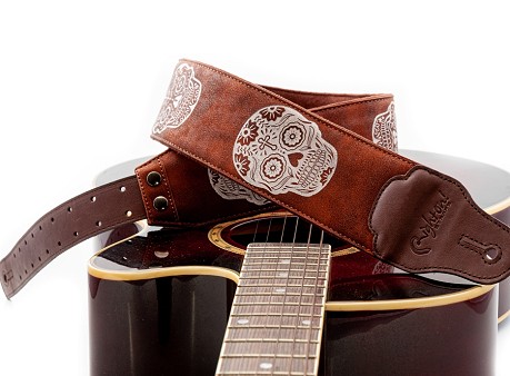 Correa de guitarra SUGAR con fondo marrón claro y calaveras coloridas