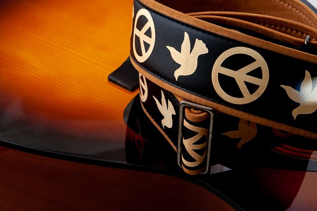 Legend Peace & Doves Guitar Strap