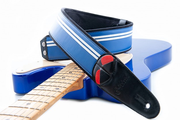 RACE BLUE guitar and bass strap, made of high-tech synthetic materials.