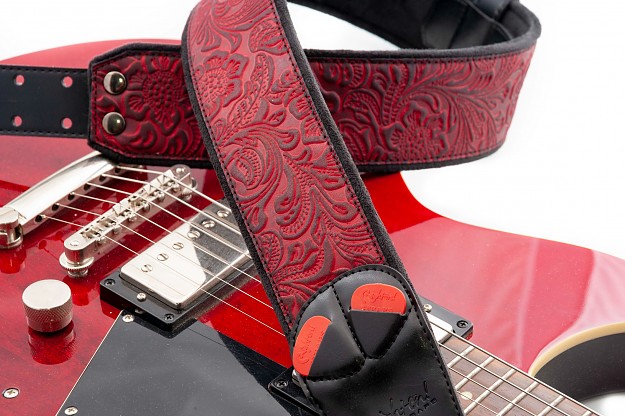 Sandokan-60 Red Guitar Strap | Western Style & Eco-Friendly1