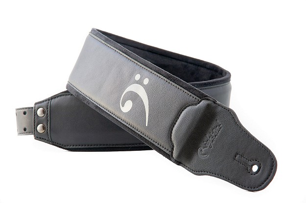 Bass strap with wide design and bass clef. Made of high quality leather in Spain, with RAS adjustment system for greater comfort.1