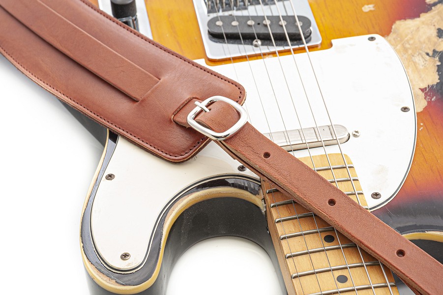 Leather saddle guitar straps